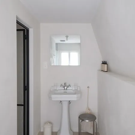 דירה Cozy Hideaway In The Heart Of *